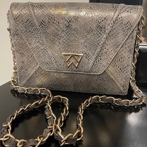 Kelly Wynne Cloud 9 Clutch in Goal Digger NWOT